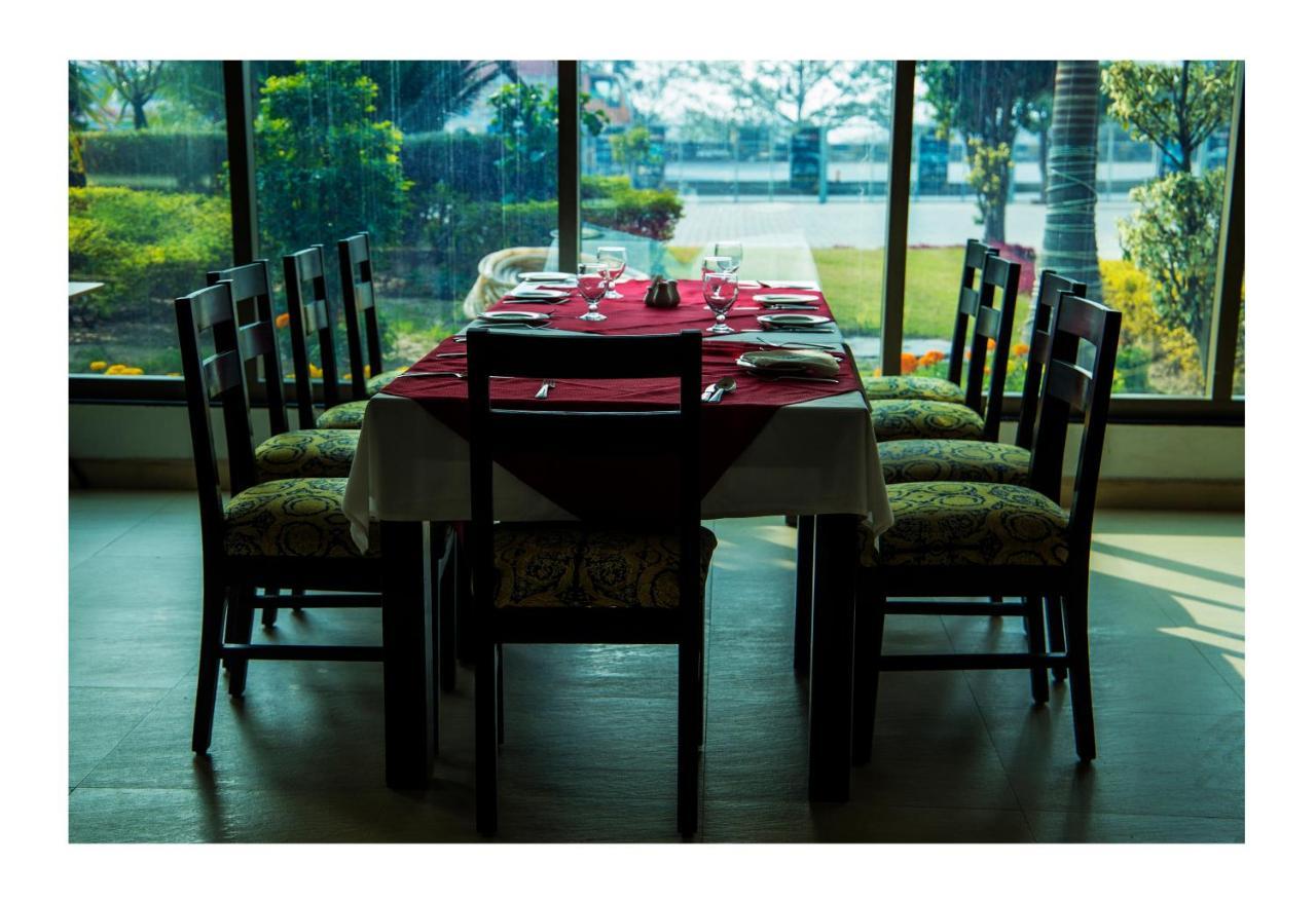 Hotel Akbars Kinara Sialkot Extérieur photo