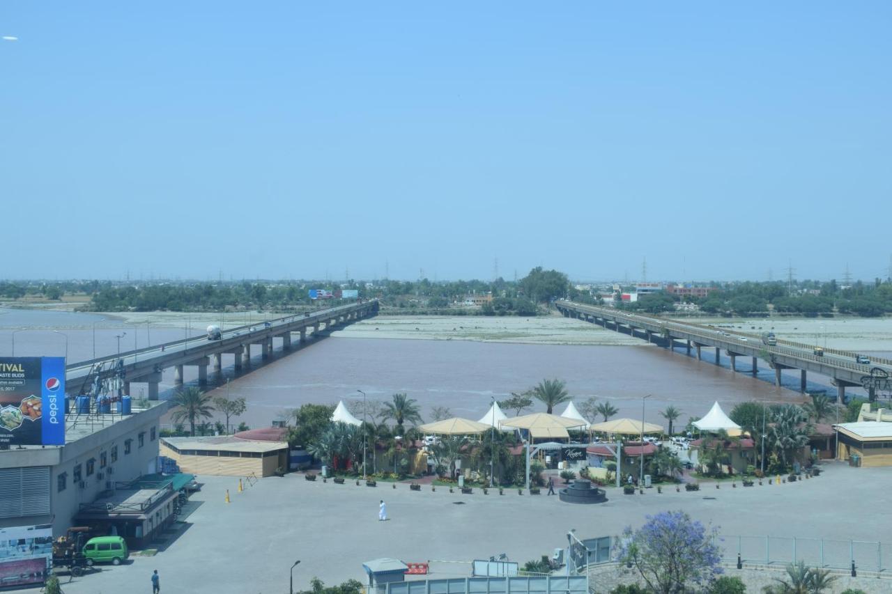 Hotel Akbars Kinara Sialkot Extérieur photo